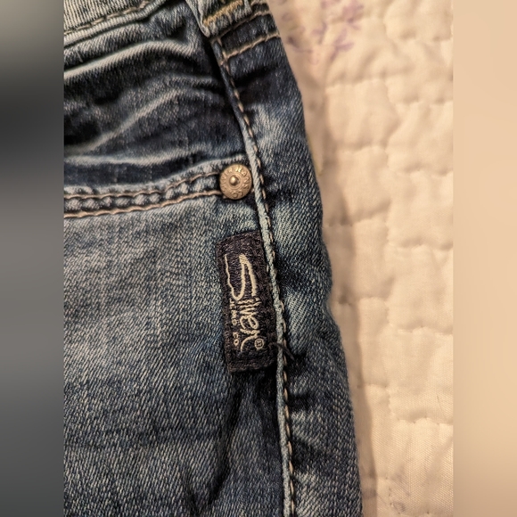 Silver Suki Bermuda Shorts, Size 27 - Picture 4 of 8